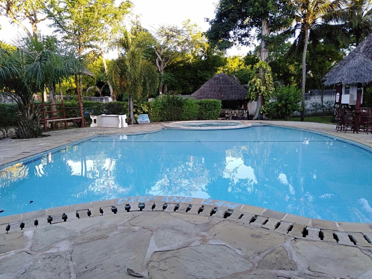 Oasis Diani Beach Villas מראה חיצוני תמונה