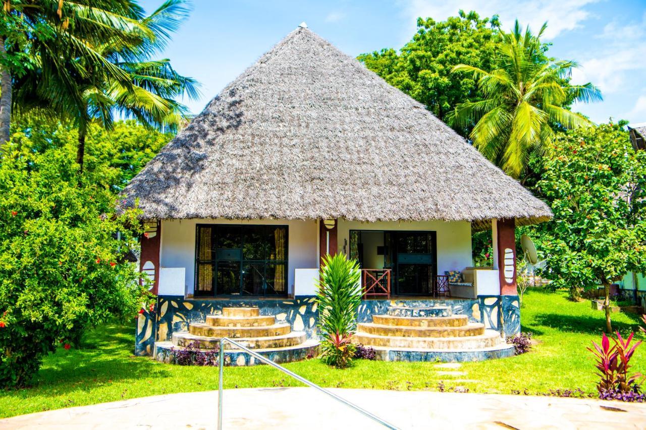 Oasis Diani Beach Villas מראה חיצוני תמונה