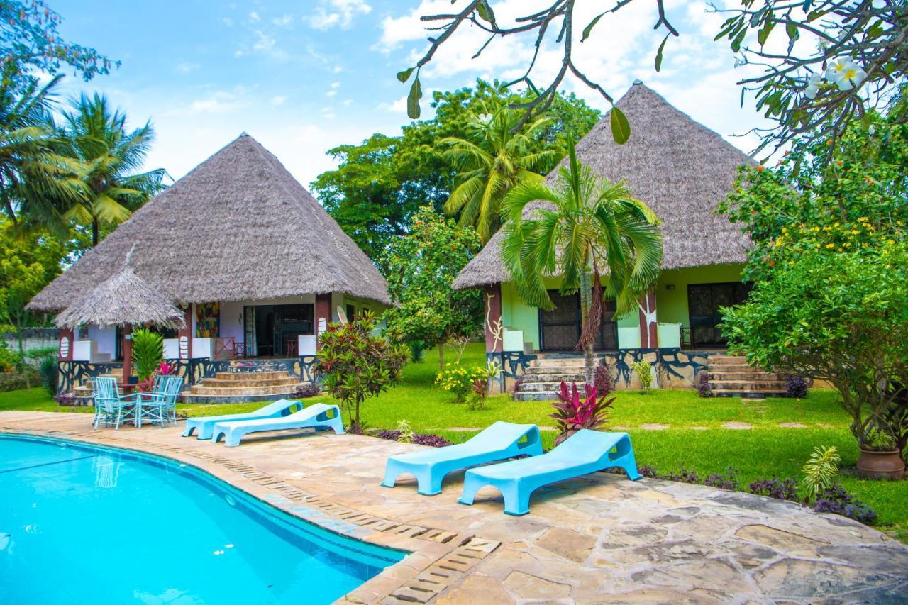 Oasis Diani Beach Villas מראה חיצוני תמונה