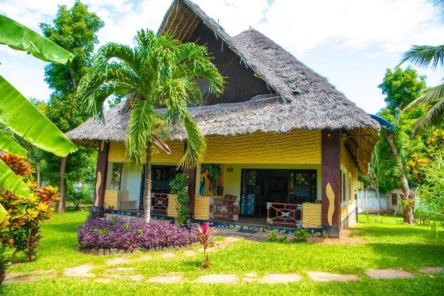 Oasis Diani Beach Villas מראה חיצוני תמונה