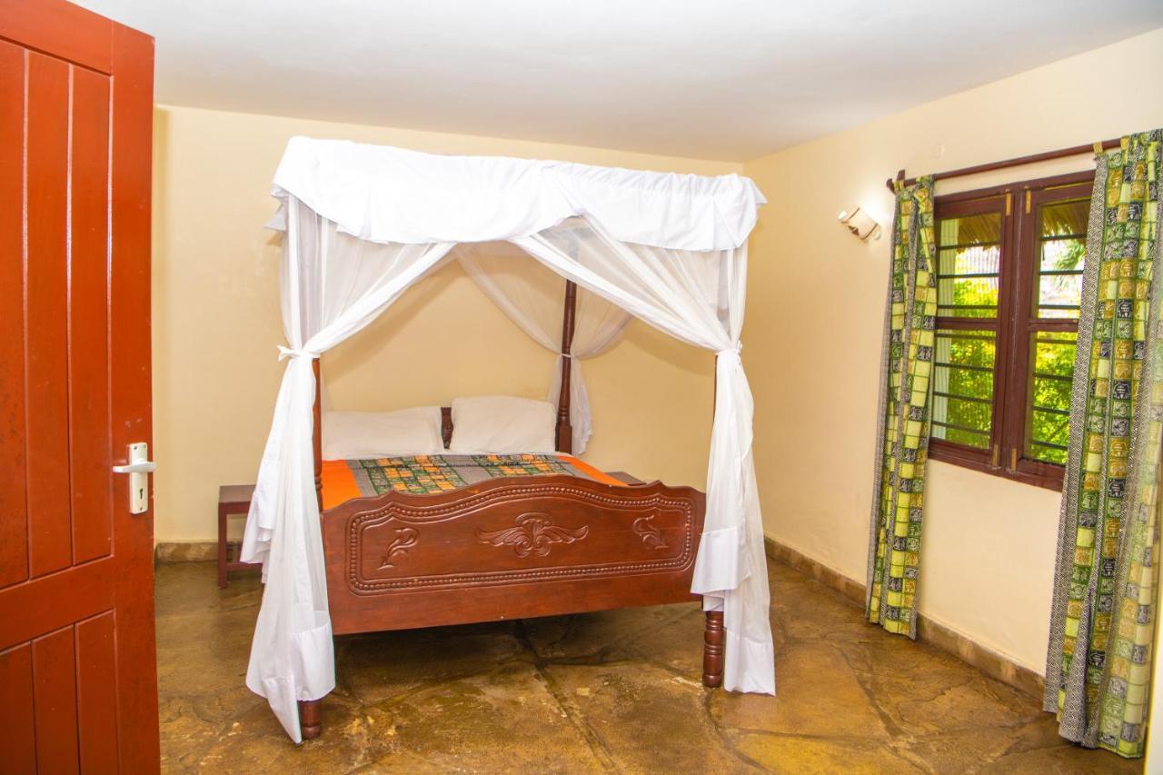 Oasis Diani Beach Villas מראה חיצוני תמונה