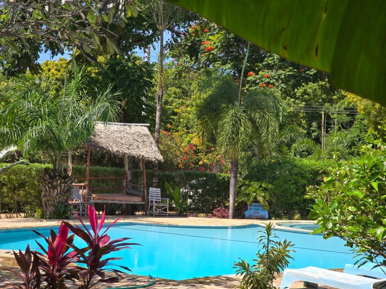 Oasis Diani Beach Villas מראה חיצוני תמונה